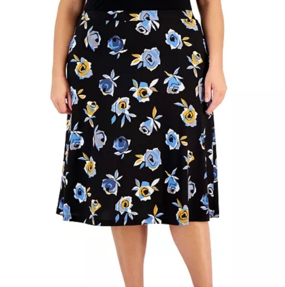 NWT KASPER WOMAN Black Skirt with Blue and Yellow Floral Design - Size 3X